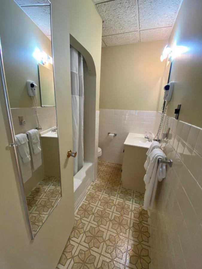 Hotel Bedford Goderich Esterno foto