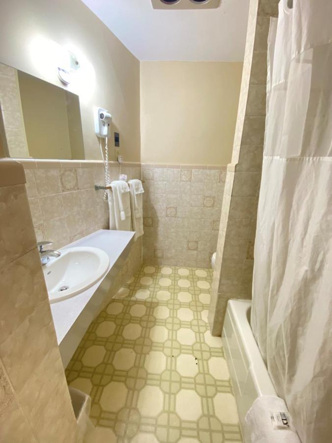 Hotel Bedford Goderich Esterno foto